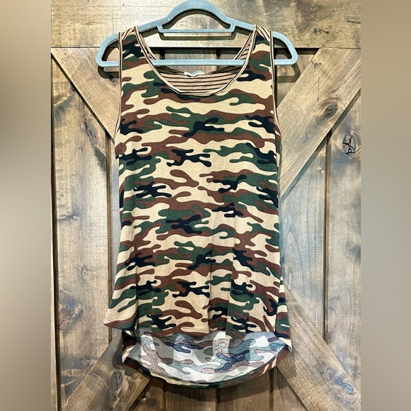 EUC Avery Apparel Brand Mixed Pattern Camo Tank Top - Picture 8 of 11